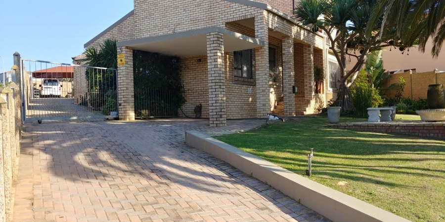  Bedroom Property for Sale in Parkside Eastern Cape